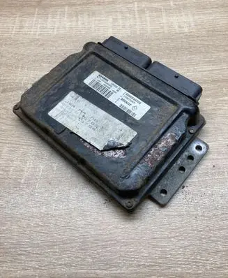 Renault Scenic I Engine control unit/module ECU 8200035702 S110030030B