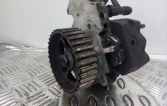 Renault Scenic II - Grand scenic II Fuel injection high pressure pump 8200108225