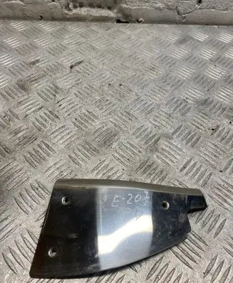 Mercedes-Benz E C207 W207 Other front door trim element A2077220228