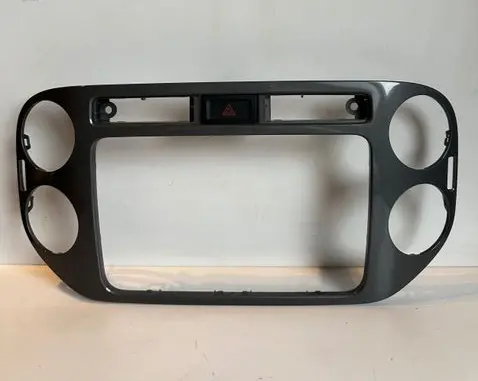 Volkswagen Tiguan Radio/GPS head unit trim 5N0858069H