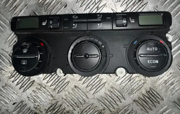 Skoda Octavia Mk2 (1Z) Climate control unit
