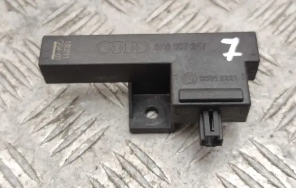 Audi A6 S6 C7 4G Keyless system antenna 8K0907247