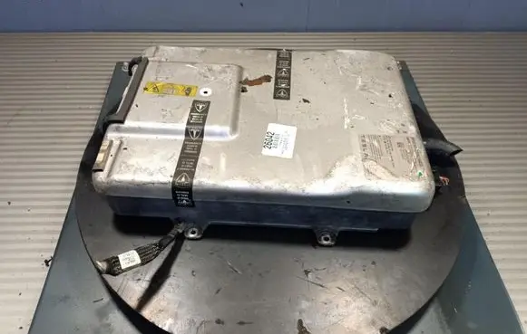 Tesla Model S Voltage converter/converter module 