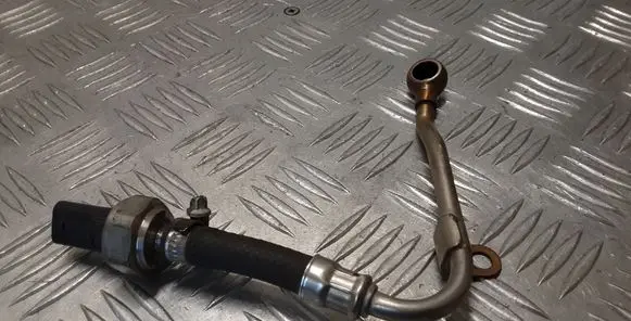 BMW 1 F20 F21 Oil pressure sensor 8507634 7810181