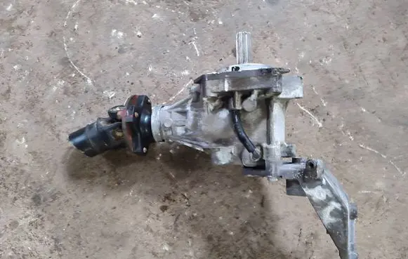 Nissan Qashqai+2 Gearbox transfer box case 067022