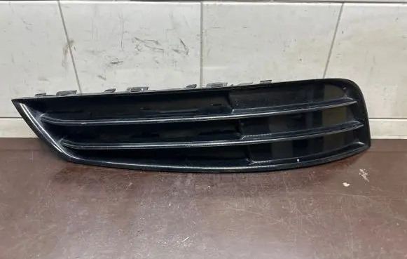Audi A8 S8 D4 4H Front bumper lower grill 4H0807680M 4H0807680N 4H0807152