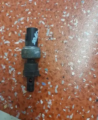 KIA Sorento Oil pressure sensor NENURODYTA
