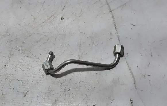 Fuel injector supply line/pipe