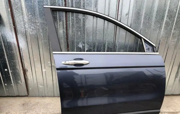Honda CR-V Front door