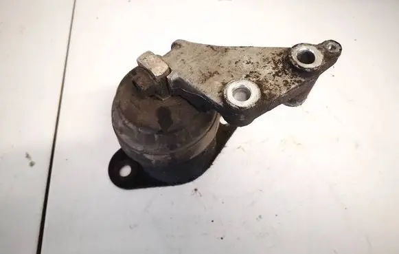Engine mount bracket