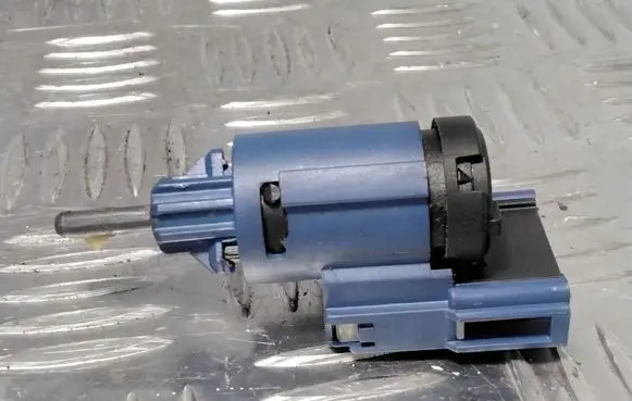 Clutch pedal sensor