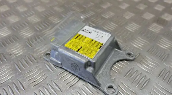 Toyota Prius+ (ZVW40) Airbag control unit/module 8917047300