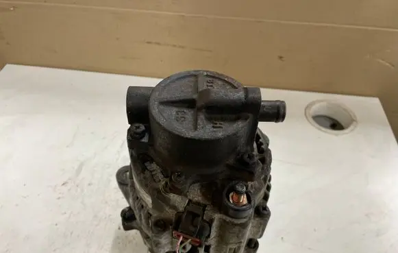 Hyundai Tucson JM Generator/alternator 3730027020 021319261