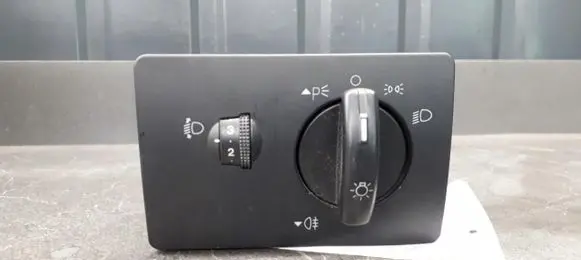 Ford Focus Fan control module 4m5t13a024fa