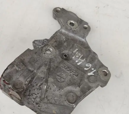 Citroen C4 I Engine mounting bracket 505932