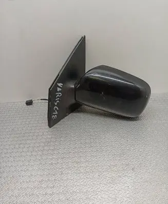 Toyota Yaris Front door electric wing mirror E1010673