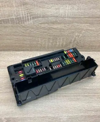 BMW 5 F10 F11 Fuse module 9252815 1670487