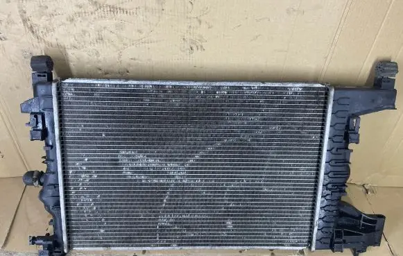 Opel Astra J Coolant radiator 20180809C195 13267662