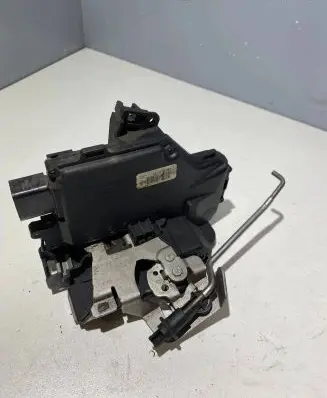 Audi A4 S4 B6 8E 8H Rear door lock 8E0839015C