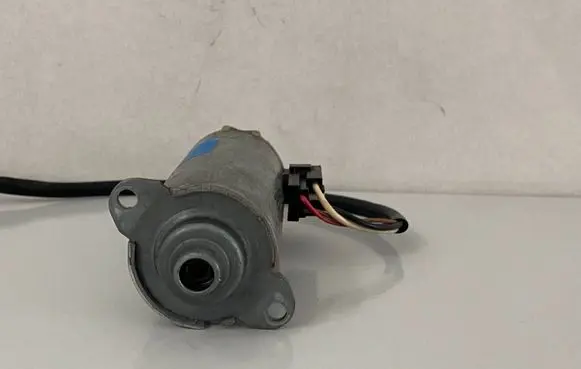 Mercedes-Benz S W220 Seat adjustment motor 2208201542 901354100 0130002568