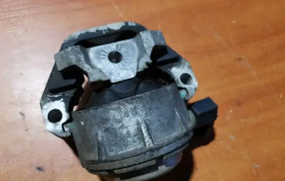 Audi A6 S6 C7 4G Engine mount bracket 4G0199381KN
