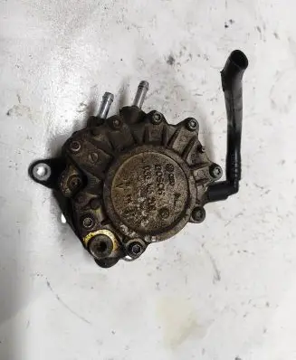 Volkswagen PASSAT B6 Vacuum pump 03G145209