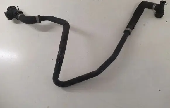 Mercedes-Benz C W204 Engine coolant pipe/hose