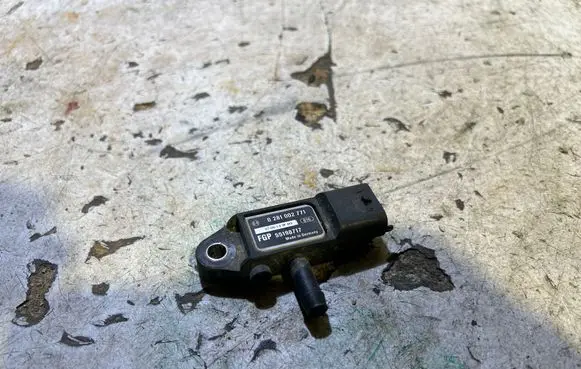 Opel Corsa D Exhaust gas pressure sensor 0281002771 55198717 0706133F