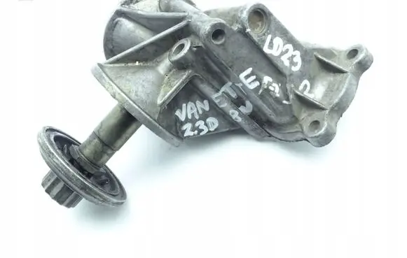 Nissan Serena Oil filter mounting bracket