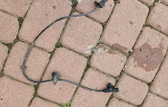 Renault Clio IV ABS rear brake sensor 