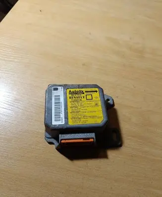 Renault Megane I Airbag control unit/module 7700423185 550347500 7700428185
