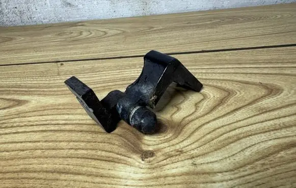 Audi Q7 4L Rear door upper hinge 