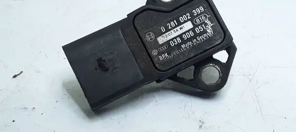 Volkswagen Touran I Air pressure sensor 038906051B 0281002399 073A