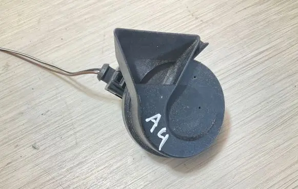 Audi A4 S4 B7 8E 8H Horn signal 8E0951221C