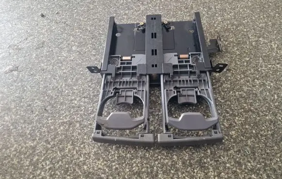 Cup holder front