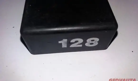 Volkswagen PASSAT B5 Other relay 7MO941597