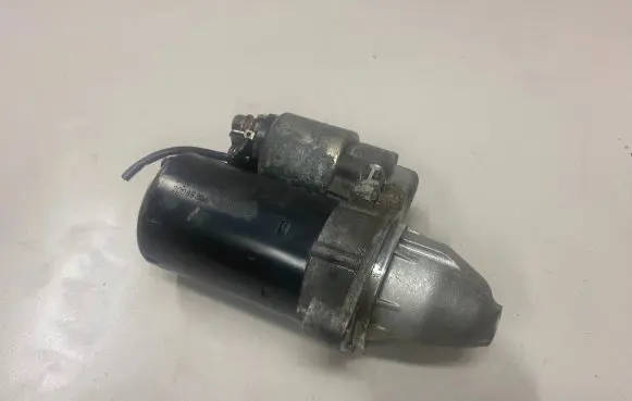 Mercedes-Benz C W204 Starter motor A0051533901 2008080 0001107406