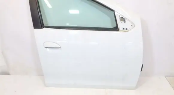 Dacia Sandero Front door 