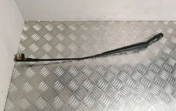 Skoda Octavia Mk2 (1Z) Front wiper blade arm 1Z1955410