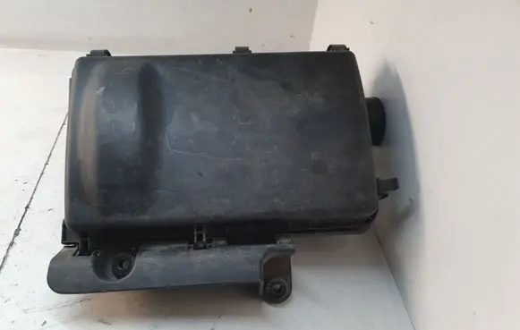 Toyota Prius (XW20) Air filter box 1001406970