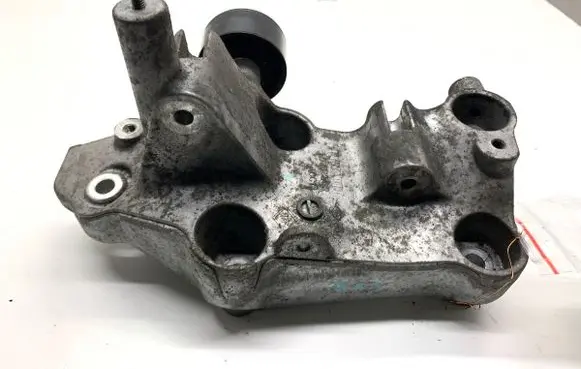 Renault Master III Generator/alternator bracket 117102273R