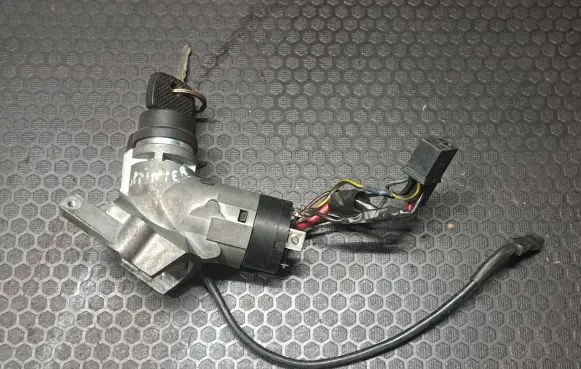 Mercedes-Benz Sprinter W901 W902 W903 W904 Ignition lock A0005458108