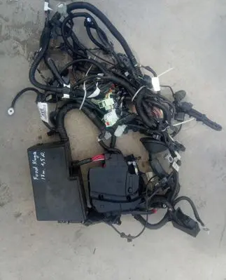 Ford Kuga II Engine installation wiring loom