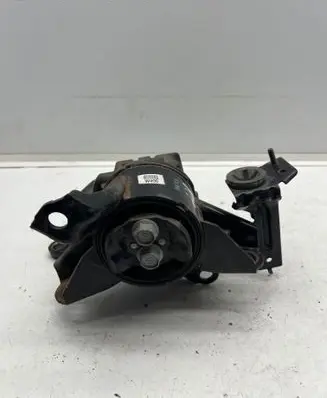 Engine mount bracket