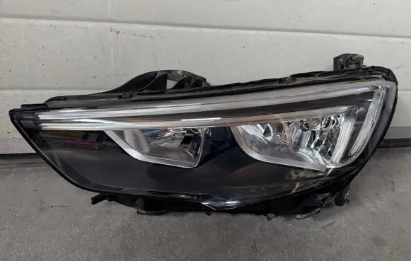 Opel Insignia B Headlight/headlamp 39154594
