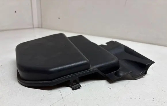 BMW X1 E84 Cabin air micro filter cap 6925017
