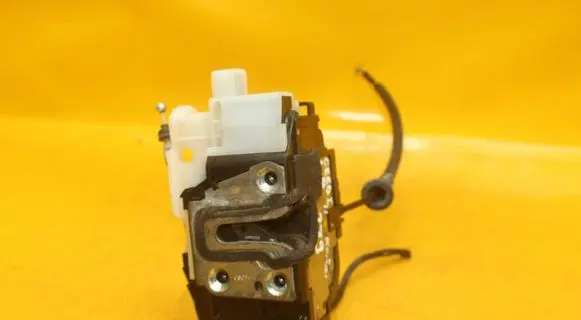 KIA Ceed Front door lock 0808H