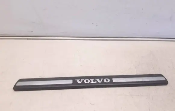 Volvo V70 Front sill trim cover 8659960
