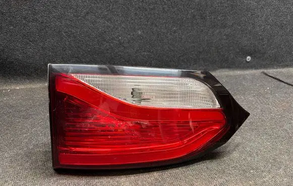 Chrysler Pacifica Tailgate rear/tail lights P68228940AE F00HTC409210 042417A120