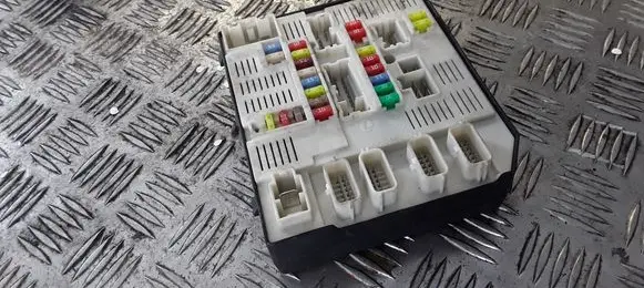 Renault Megane III Fuse module 284B61871R